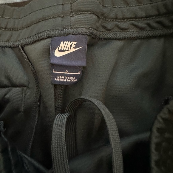 Gray Nike large sweatpants - Picture 2 of 3